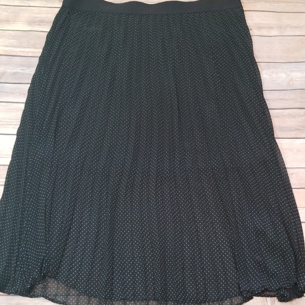LC Lauren Conrad Black Pleated Midi Skirt with White Polka Dots